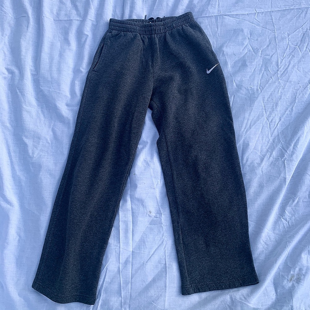 DARK GREY BARELY WORN Nike Sweatpants